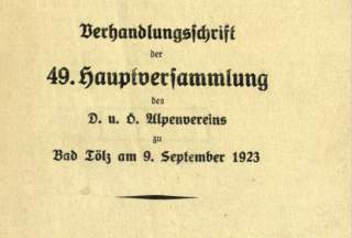 Screenshots des Hauptversammlungsprotokolls von 1923. In Frakturschrift steht dort: 