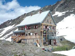 Hochwildehaus in den Ötztaler Alpen mit Baugerüst