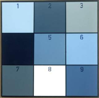 Geometrisches Bild mit verschieden blauen Kästchen